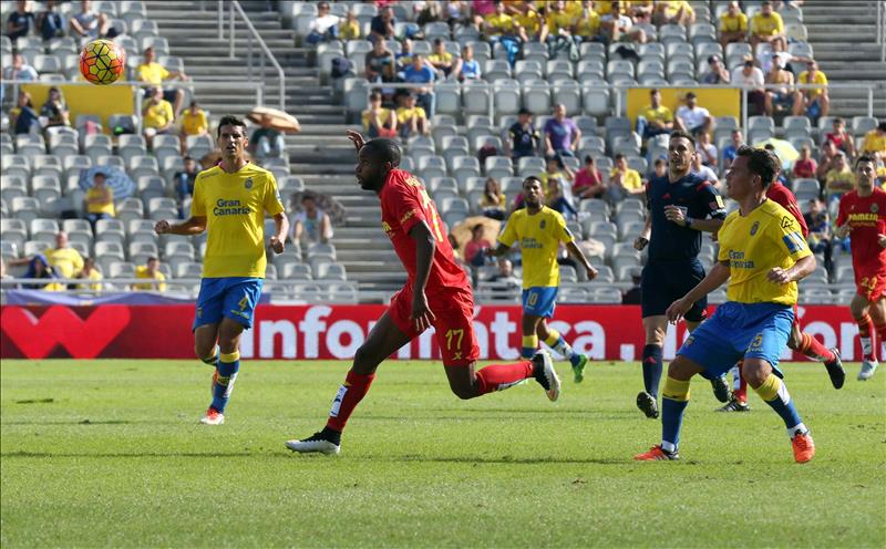 0-0. Setién debuta con un empate ante el Villarreal sobre un mal terreno de juego