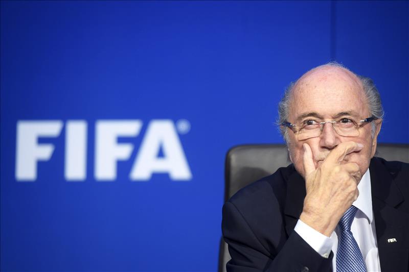 Blatter acusa a Platini de ser el causante del escándalo en la FIFA