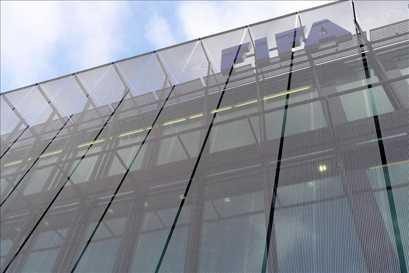Figo pide el apoyo a la candidatura de Gianni Infantino para presidir la FIFA