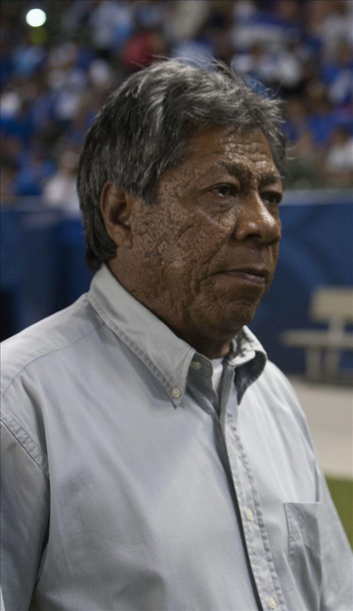 El técnico de El Salvador excluye a 10 jugadores de convocatoria por huelga