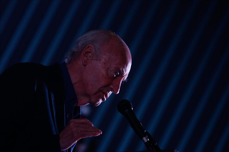 El Athletic recuerda a Eduardo Galeano con un vídeo en el que aparece Iribar