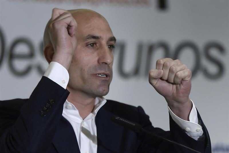 Rubiales pide prudencia y defiende la presunción de inocencia de David De Gea