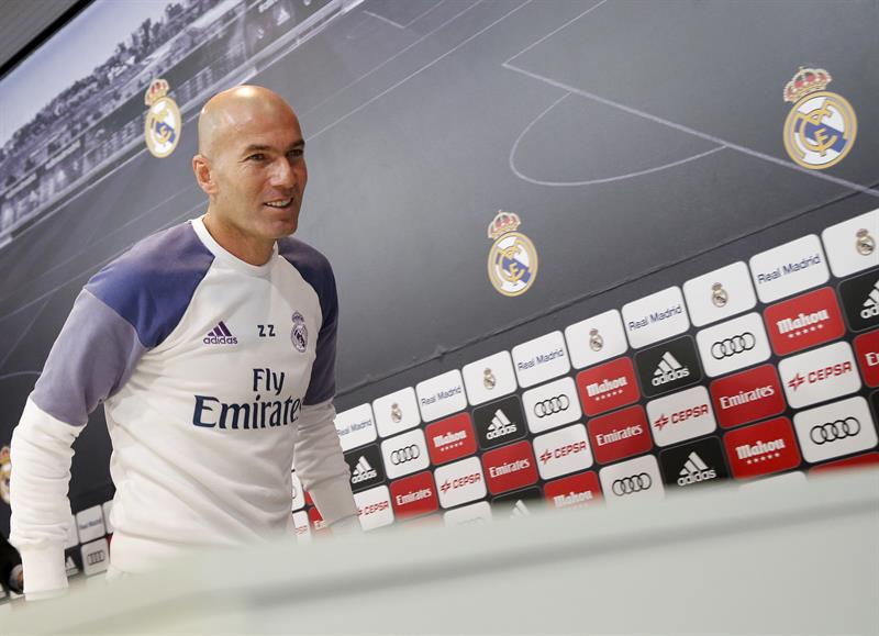 Zidane agradece las palabras de James y espera que juegue más