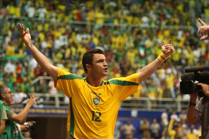 wp image 277945 - El brasileño Falcao se disculpa por escupir a unos hinchas en un partido de fútbol sala