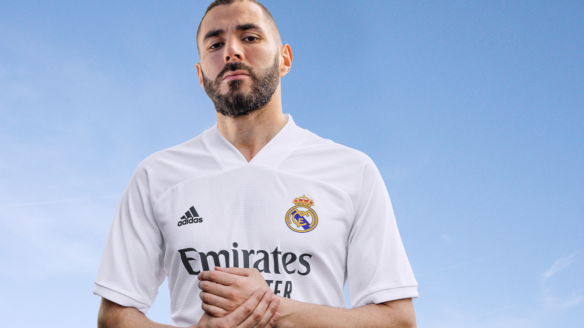 Benzema wearing new Real Madrid kit - "Parchados", lucirá escudo uniforme del RM
