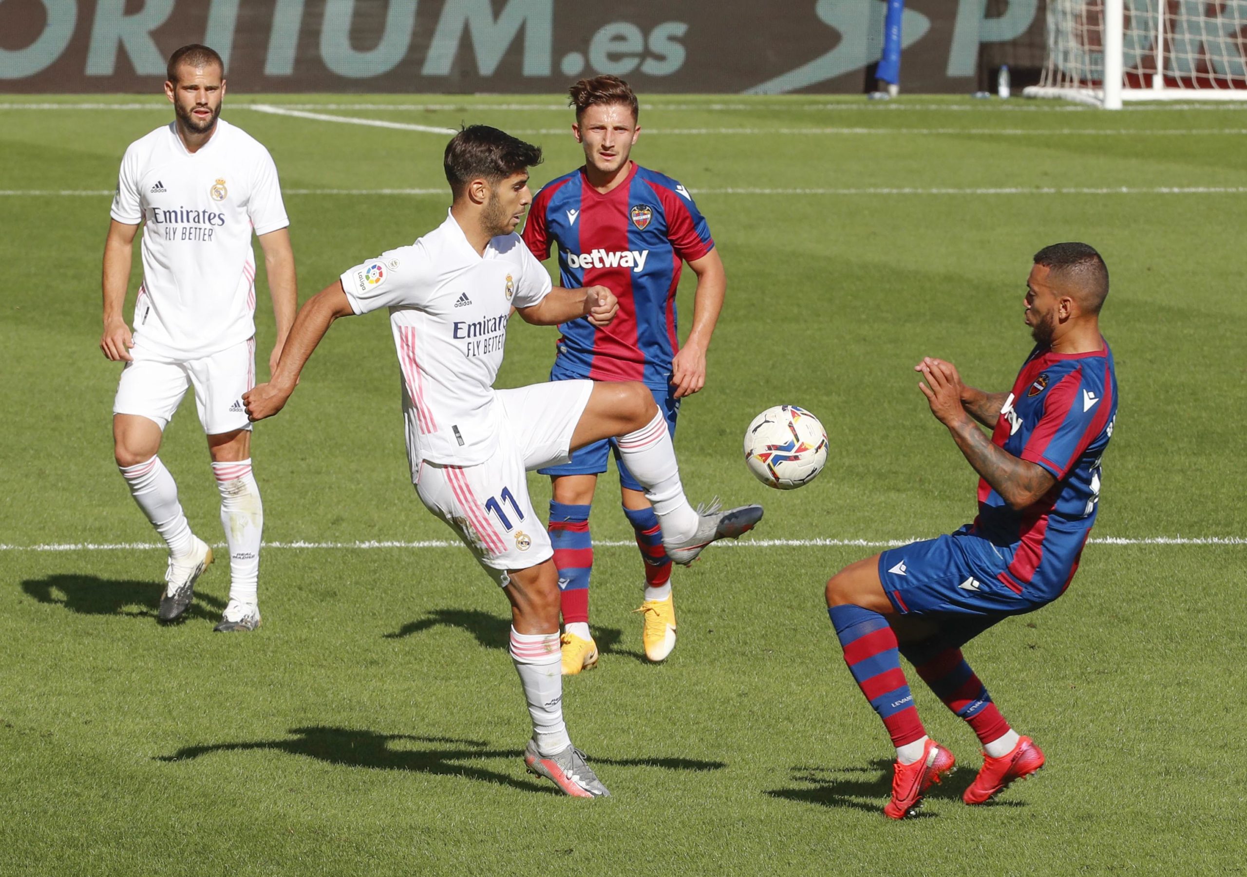 Marco Asensio Real Madrid scaled - Real Madrid pierde terreno en la lucha por la cima