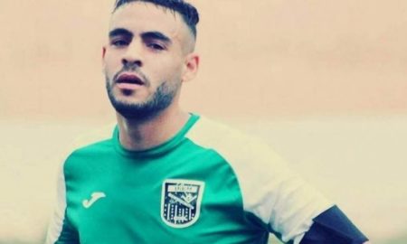sofiane loukan 450x270 - Muere futbolista en Argelia en pleno partido por golpe