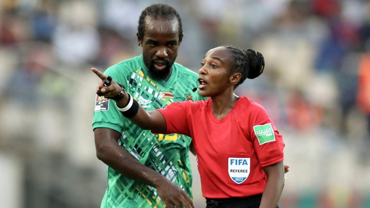 Aribtra - Árbitro mujer debuta como juez central en Copa Africana