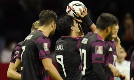 Raul Jiménez 450x270 - México y Jiménez se reencuentran con el gol