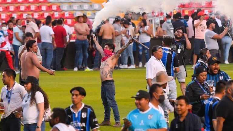 Violencia 3 - Liga MX anuncia sanciones por bronca en Querétaro