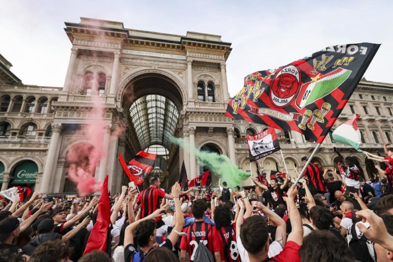 Milan 3 800x534 - AC Milán celebra su primer campeonato en 11 años