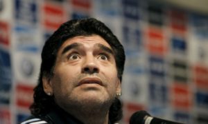 933429a 1 300x180 - Maradona y Riquelme viejos rencores no arreglados en Boca