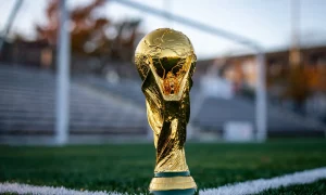 rhett lewis YpHQAk29xt4 unsplash 300x180 - Futbolistas en el Mundial tendrán aplicación para ver su rendimiento