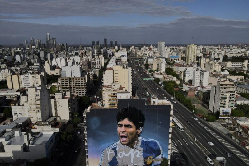 Mural 4 800x534 - Develan enorme mural de Maradona en Buenos Aires