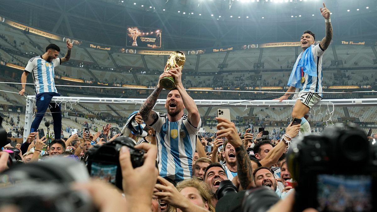 18BA524B 2A4C 41F3 920C F30D1591F618 - Messi tastes World Cup glory