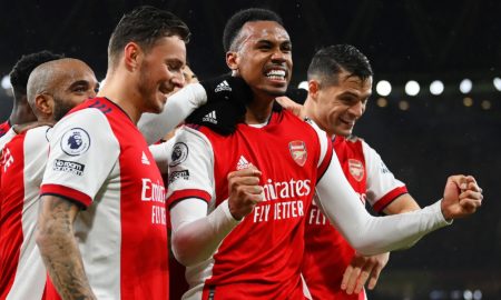 Arsenal celebrate Gabriel goal vs Southampton 2021 22 450x270 - Arsenal defiende la cima en esta jornada la premier league