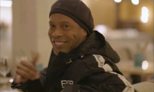 63f7f54ea9f7e 300x180 - Ronaldinho el jugador sorpresa de la Kings League