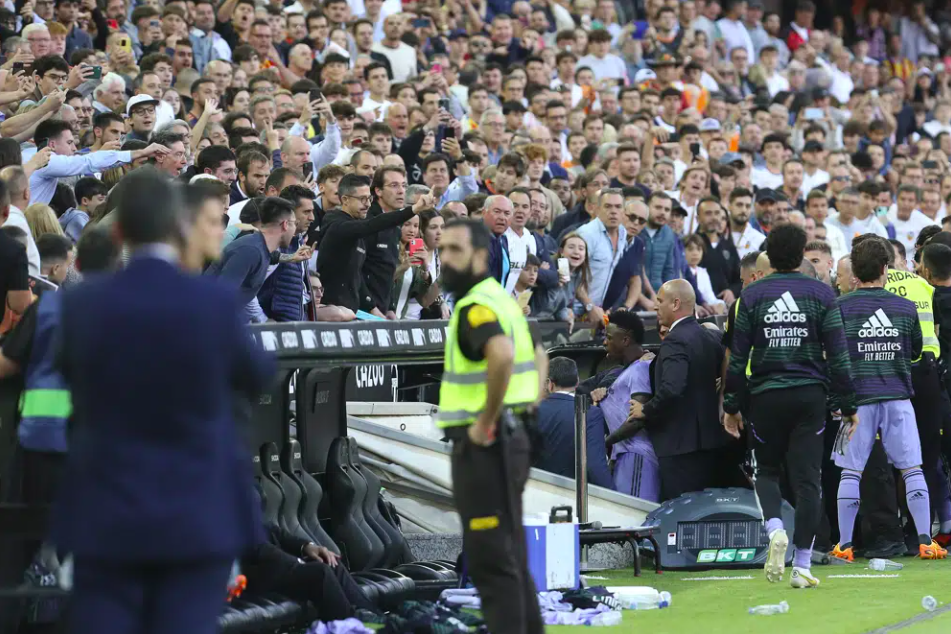 CF Valencia - CF Valencia: castigo por caso Vinicius es "injusto y desproporcionado"