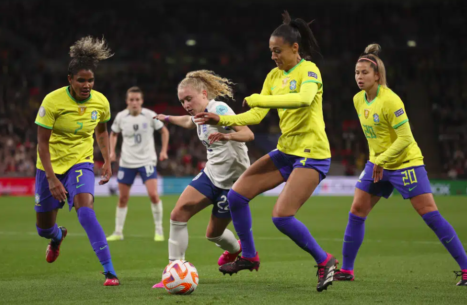 Inglaterra 1 - Amenaza FIFA con bloqueo de señal de TV de Mundial Femenil en Europa