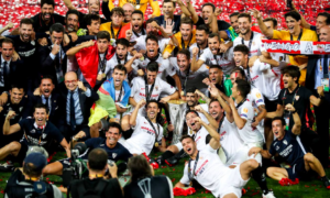 Sevilla Campeon  300x180 - Sevilla, siempre Sevilla, se lleva de nuevo la Europa League