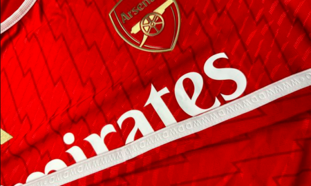 Arsenal principal 450x270 - Arsenal retira su nuevo jersey por error en la impresión