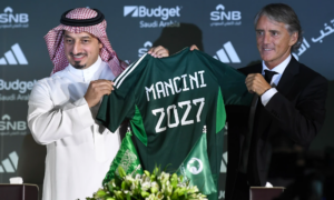 Mancini 300x180 - Mancini fue por el billete a Arabia Saudita
