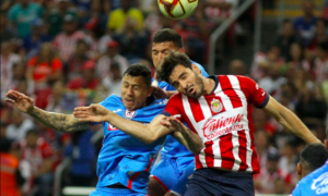 Chivas 1 2 300x180 - Telemundo Deportes te trae el Newcastle contra Arsenal y el Chivas vs. Cruz Azul