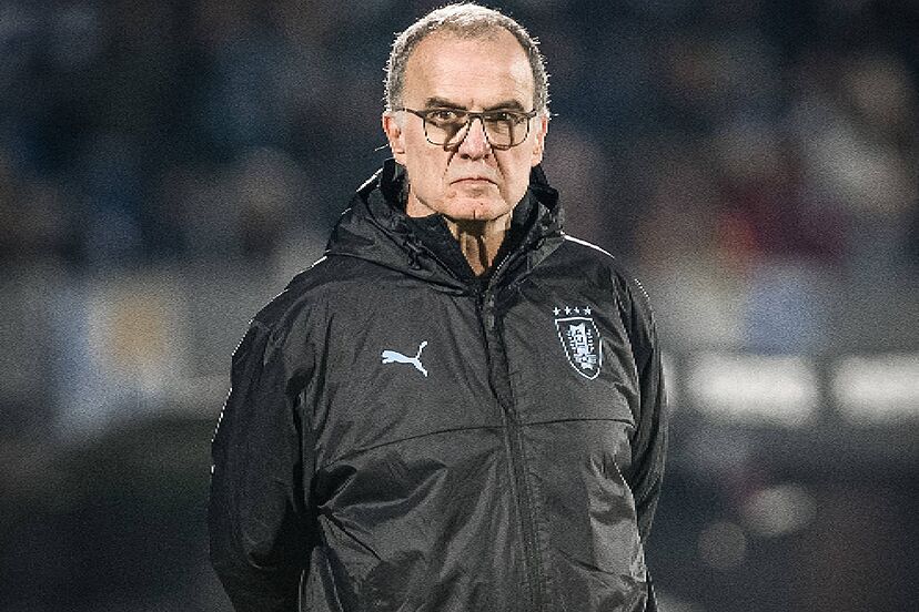 Ronald Araujo pone en alerta a Uruguay: Bielsa busca soluciones