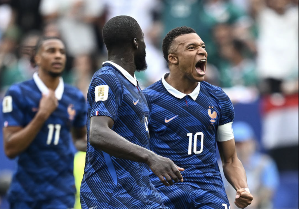 The King of the Storm! Mbappé scores twice in the rain and sends France to the Round of 16