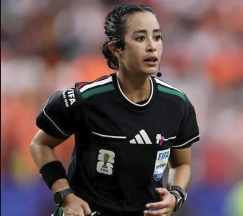 Debuta Katia Itzel García y la arrollan en pleno juego