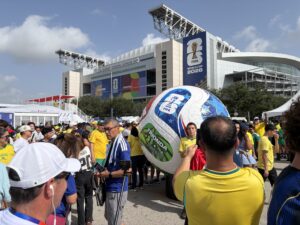 Brasileños y japoneses tomaron Houston en lunes de Mundial