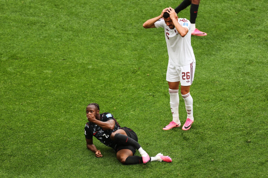 Canadá celebra su primera victoria en el Mundial, pero la grave lesión de Ismaël Koné empaña la fiesta