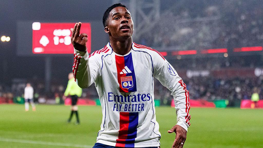 Tottenham fans go into a frenzy as De Zerbi drops hint at an incoming transfer ‘bomba’. Who could it be?