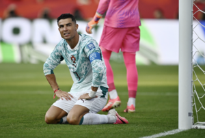 Portugal pasa a octavos en juego lleno de drama y con VAR incluido