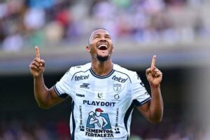 Pachuca exhibe a Pumas en CU y amarga el debut de Esteban Solari