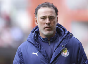 Milito is focused on staying with Chivas