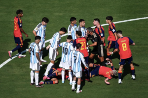 FIFA castiga a Argentina por la final