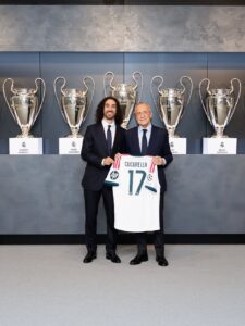 Real Madrid presenta oficialmente a Cucurella y se desata la locura