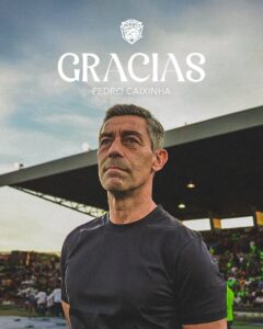 Proyecto en ruinas: Juárez echa a Caixinha del banquillo