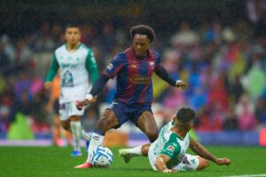 Atlante y León empatan bajo la lluvia en un partido que terminó con drama