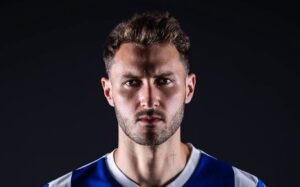 Santi Gimenez signs with Porto after disappointing stint in Italy