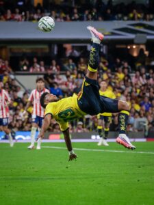 America le arranca el empate a Chivas que no concreta