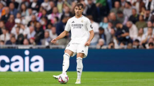 El Madrid acorrala a Asencio: Absuelto del escándalo sexual, pero sentenciado por Mourinho