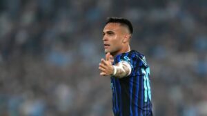 Inter de Milán remonta al Napoli con doblete de Lautaro Martínez