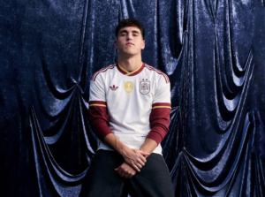 España estrena estrellas en su camiseta blanca