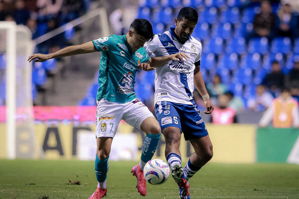 ¡Golazo de otro partido! Puebla rescata empate ante León con una volea espectacular